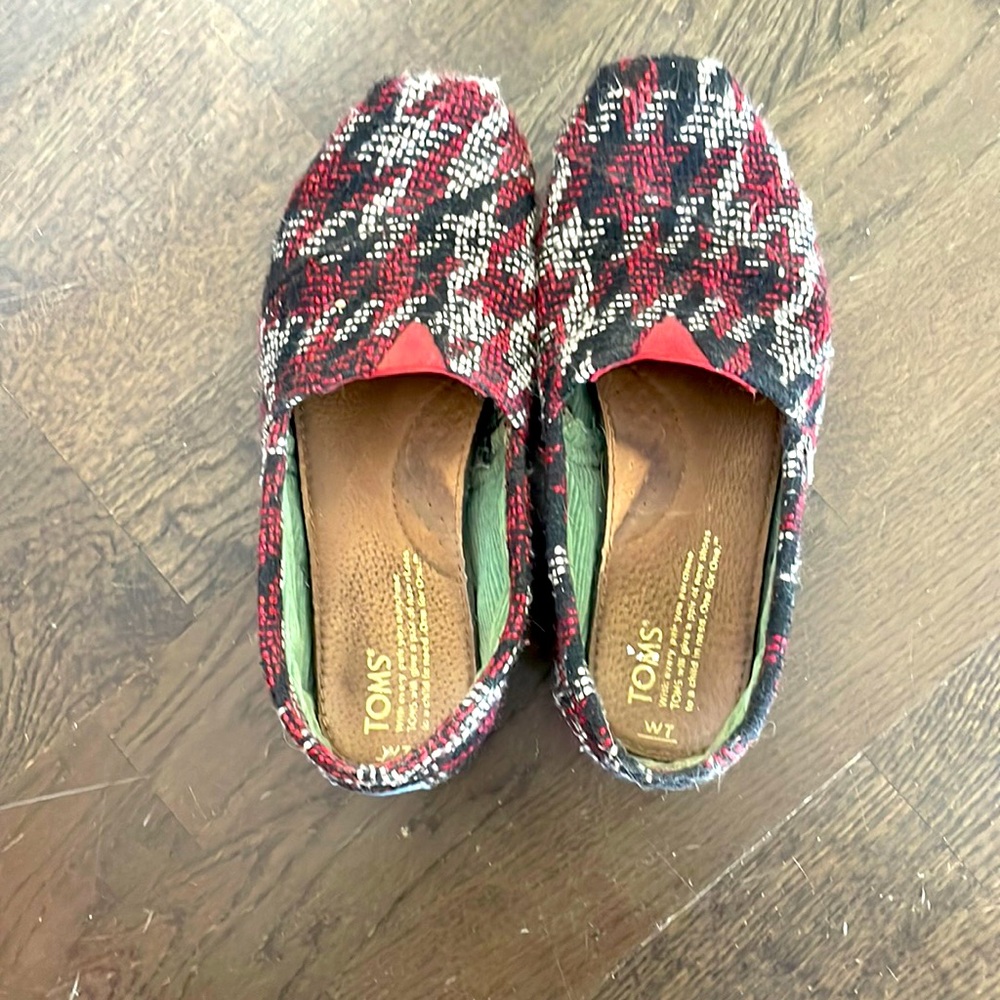Toms